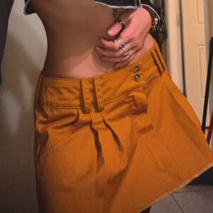 UO BNWOT Goldish Low Rise Mini Skirt